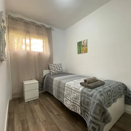 Nice Flat Near The Beach And Parc Del Forum
